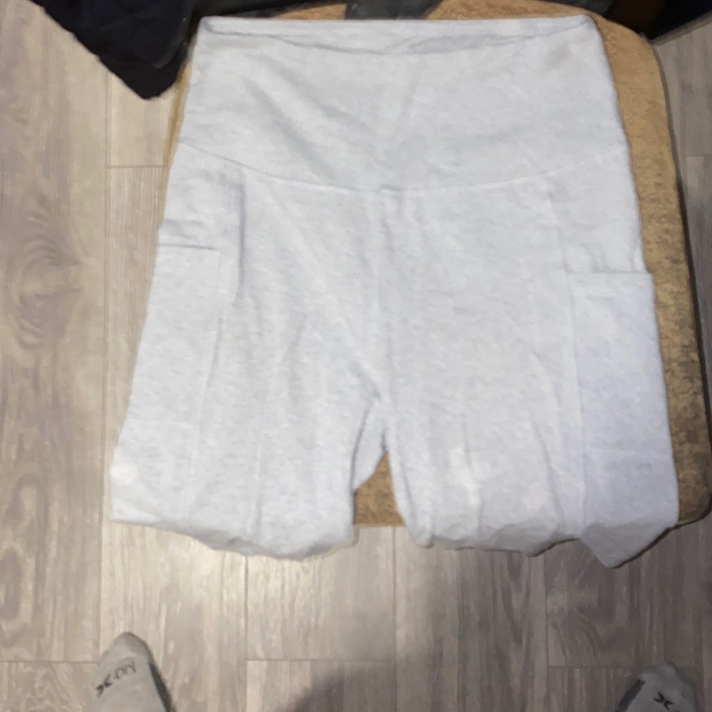 Cute medium sized shorts with pockets